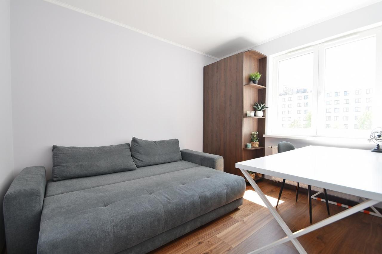 Wola Apartment Warsaw Exterior photo